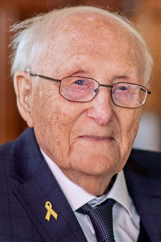 Holocaust survivor dies at 101